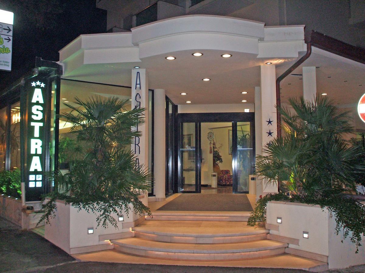 Hotel Astra Riccione Exterior foto