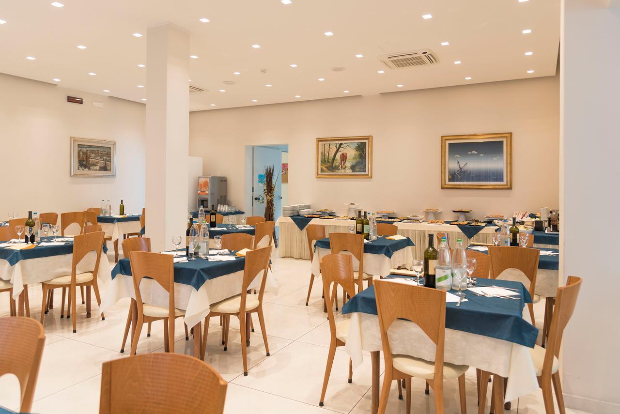 Hotel Astra Riccione Exterior foto