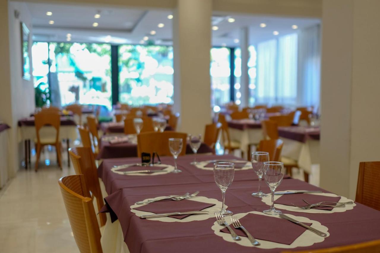 Hotel Astra Riccione Exterior foto